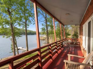 542 Lake Dr, Guilford, CT 06437