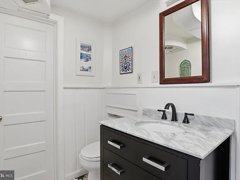 2316 N Stafford St — Photo 44