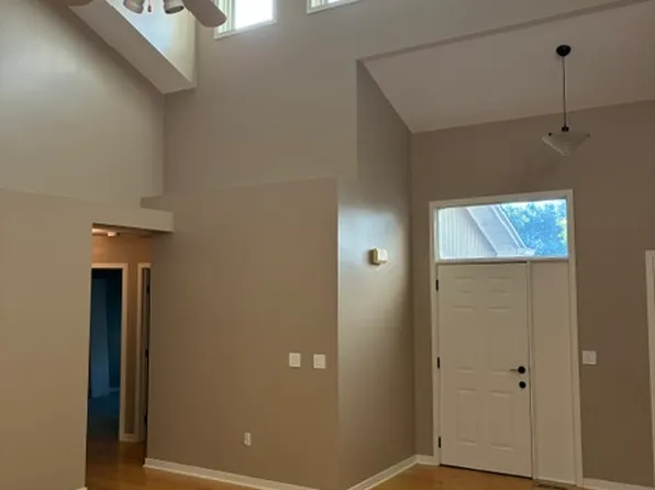 7900 Pine Ridge Dr, Clarkston, MI 48346