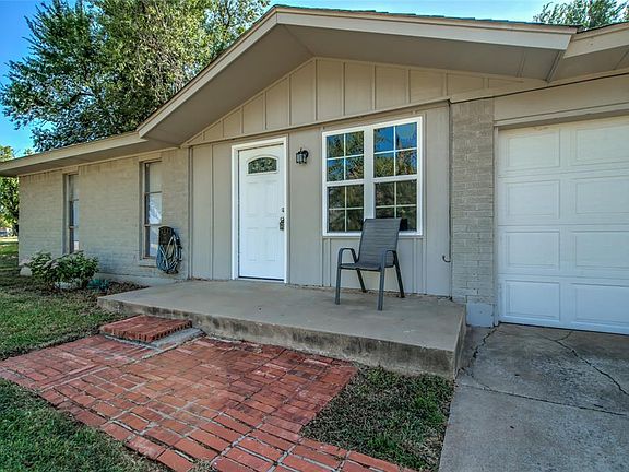 5th image of 305 S Meadow Ln