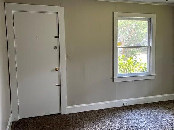3rd image of 909 E Harrison Ave