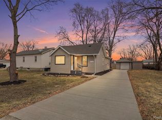 27732 Demrick St, Roseville, MI