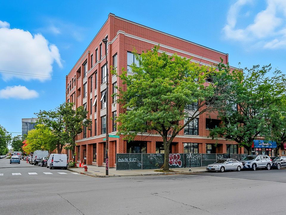 1st image of 2725 W Fullerton Ave #101