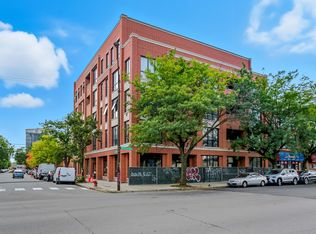 2725 W Fullerton Ave #101, Chicago, IL 60647