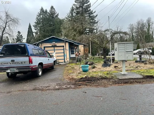 2004 12th St, Oregon City, OR 97045
