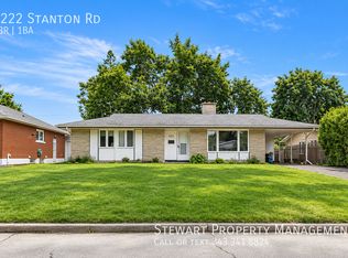 1222 Stanton Rd, Ottawa, ON K2C3E2