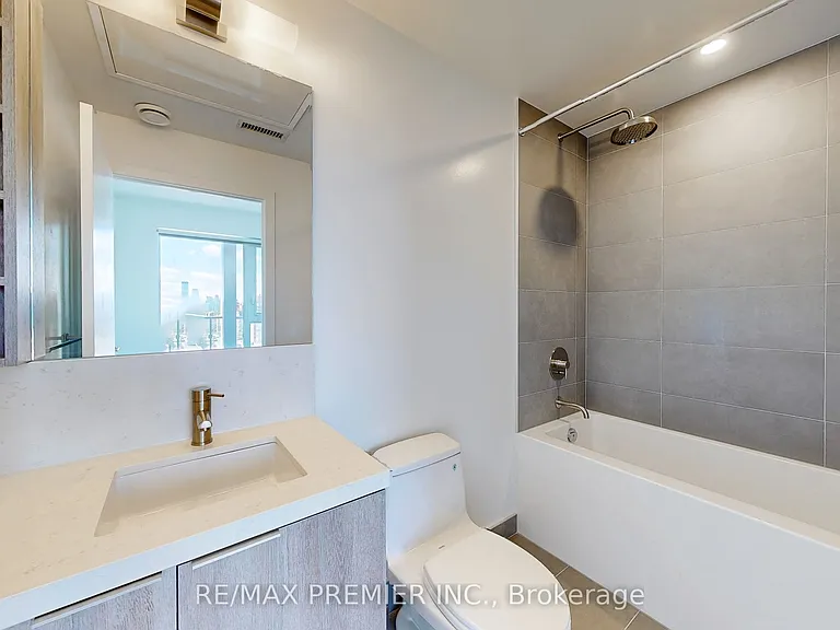 2020 Bathurst St #1116 — Photo 30