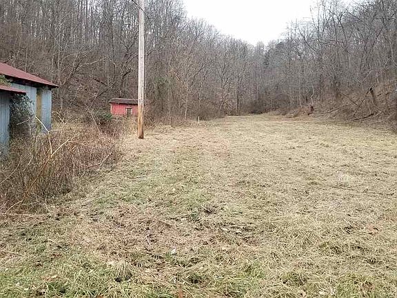 2nd image of 1779 Disterdick Ln