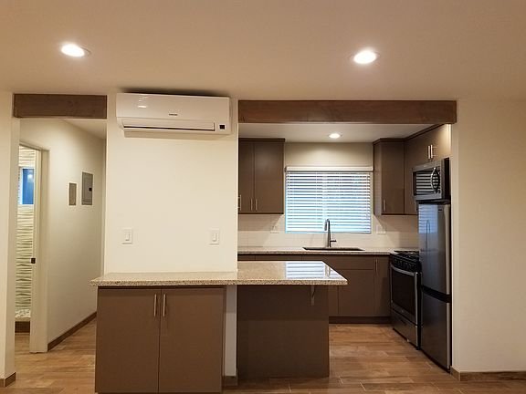 3rd image of 10333 Santa Monica Blvd APT 2