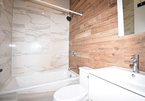 4th image of 238 Melrose St #4B