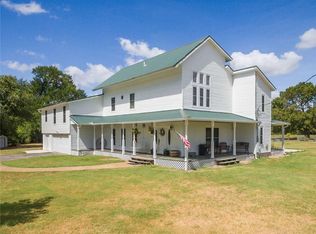 108 Powell Rd, Smithville, TX 78957