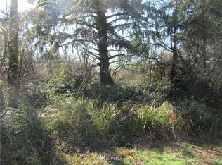 598 Cedar Pl NE, Ocean Shores, WA