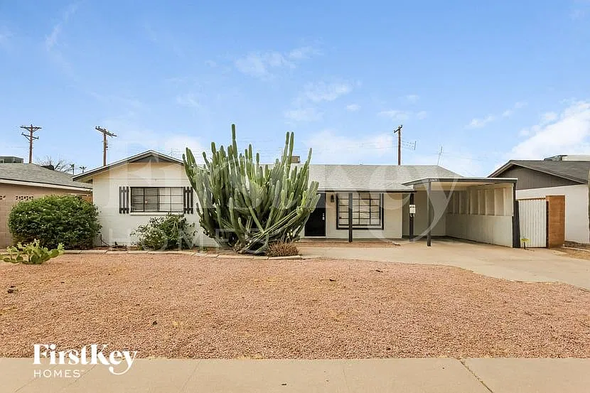 4 bed, 2.0 bath, 1678 sqft, $2,890 — Photo 1