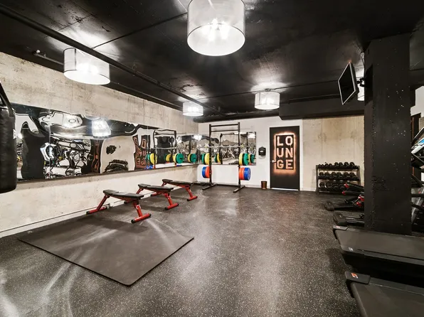 293 Hawthorne Street image 8 of 17