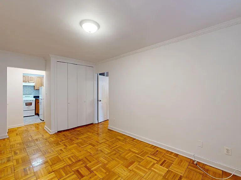 164 E 78th St #3C — Photo 5
