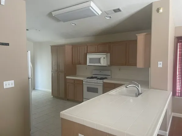 8204 N Matus Ave, Fresno, CA 93720