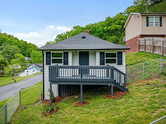 2nd image of 3304 Thornton Dr