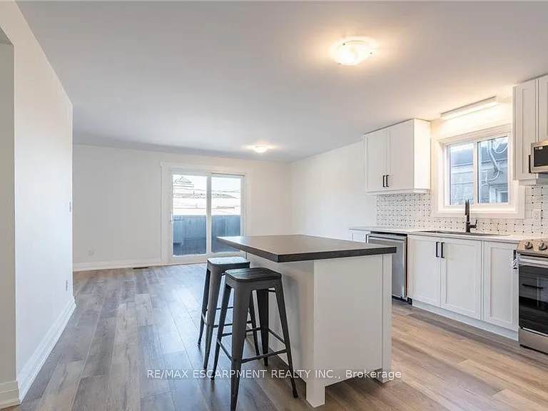 4289 Mountain St #3 — Photo 16