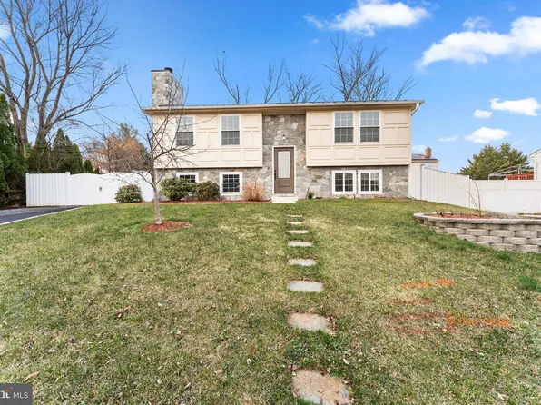 1394 Rollinghouse Dr, Frederick, MD 21703