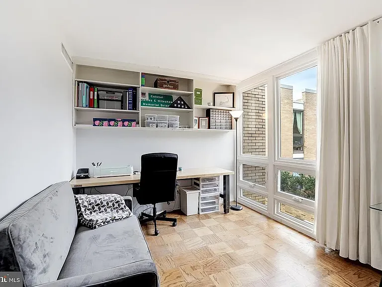 Level 2 office or 2nd bedroom