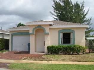 561 E Ridge Cir N, Boynton Beach, FL 33435