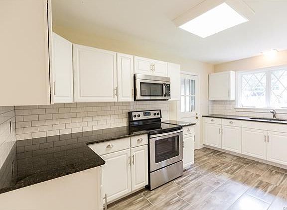 5th image of 6922 Bluff Dr