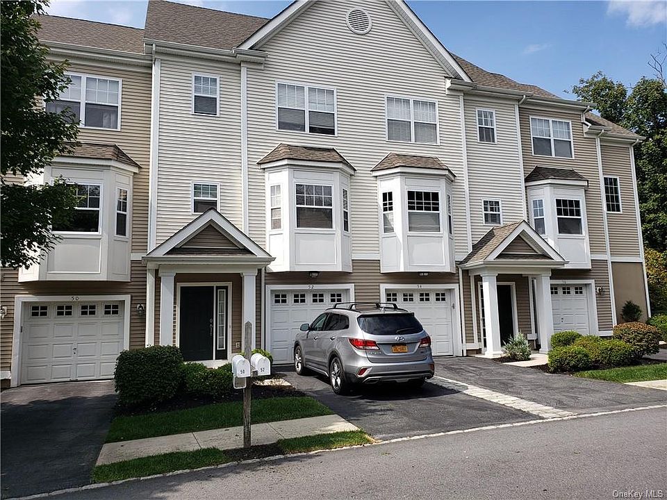 1st image of 52 Fairways Dr