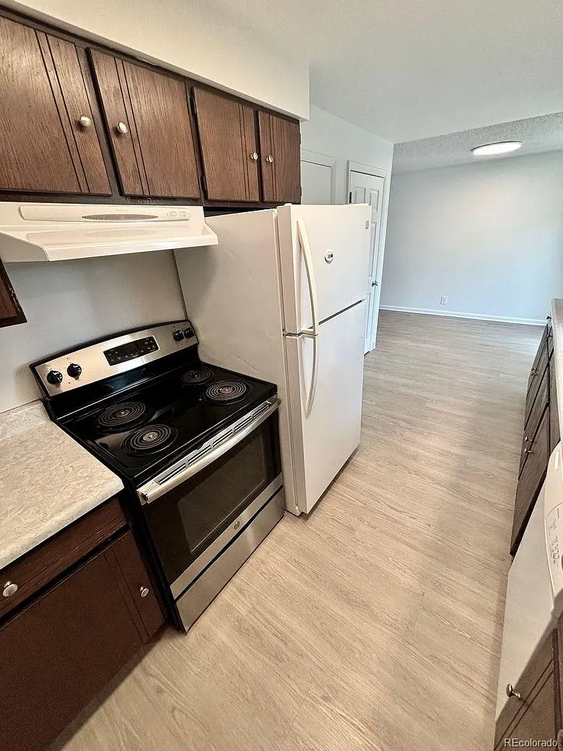2 bed, 1.0 bath, 1200 sqft, $2,395 — Photo 4