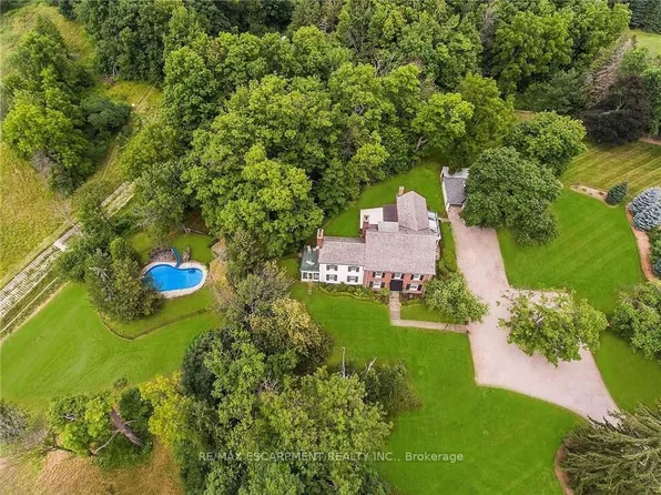 345 Mountain Brow Rd, Hamilton, ON L7P 5A3