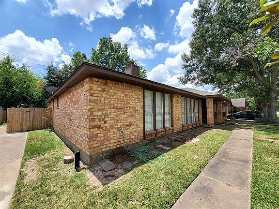 3rd image of 19311 Lazy Valley Dr