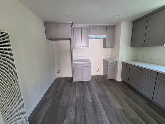 5th image of 1282 N Turrill Ave