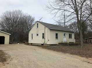 3481 Wolf Lake Rd, Fruitport, MI 49415