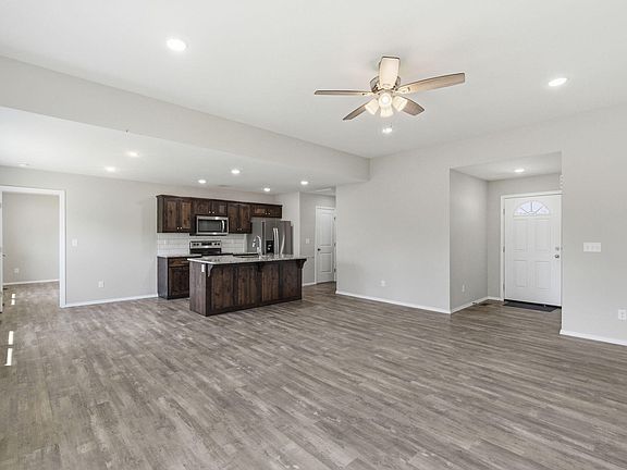 4th image of 108 E Rosalie Street
