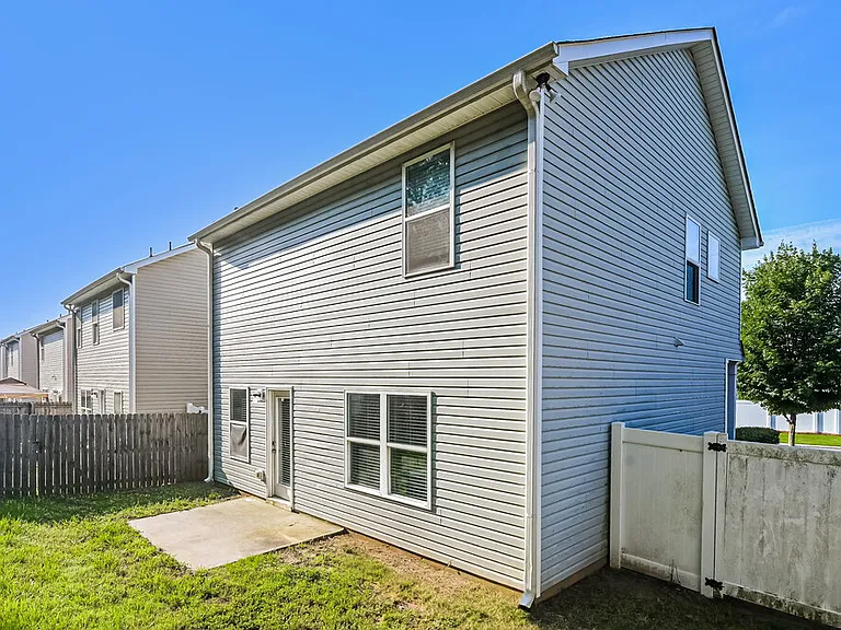 124 Hillcrest Cir — Photo 16