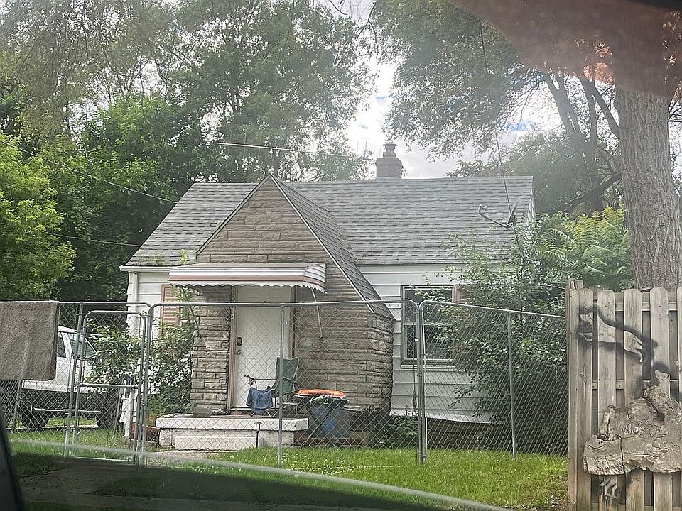 1st image of 3913 Douglas Ave