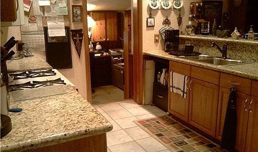 1st image of 900 N 16th