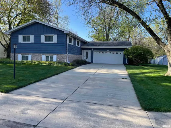 1716 W Queens Court Rd, Peoria, IL 61614