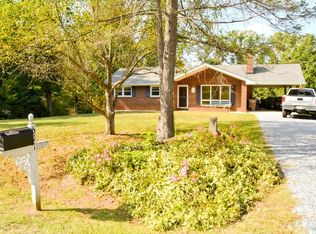 617 Spring St, Hurt, VA 24563