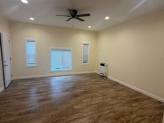 3rd image of 1061 W 57th St APT 2