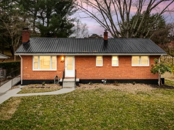 1004 Dundee Dr, Radford, VA 24141