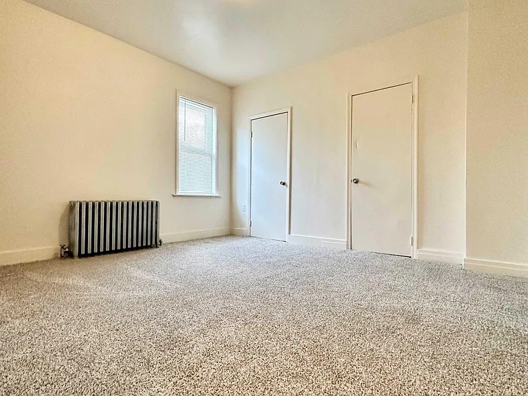 343 N 14th St — Photo 9