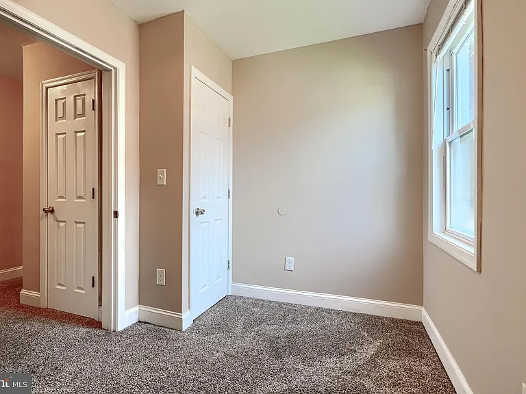 6110 Everall Ave — Photo 15