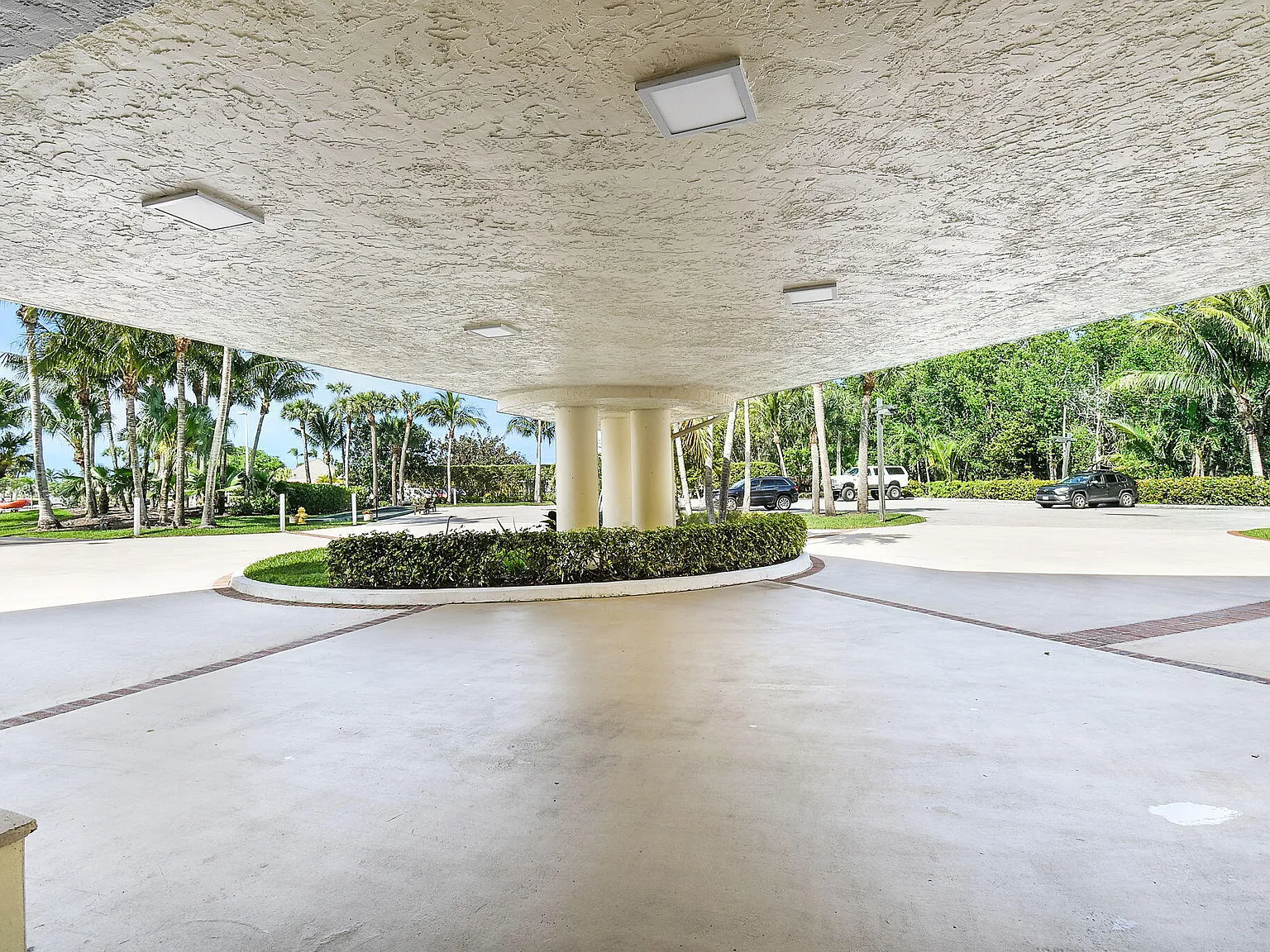 2 bed, 2.0 bath, 1148 sqft, $2,500 — Photo 3