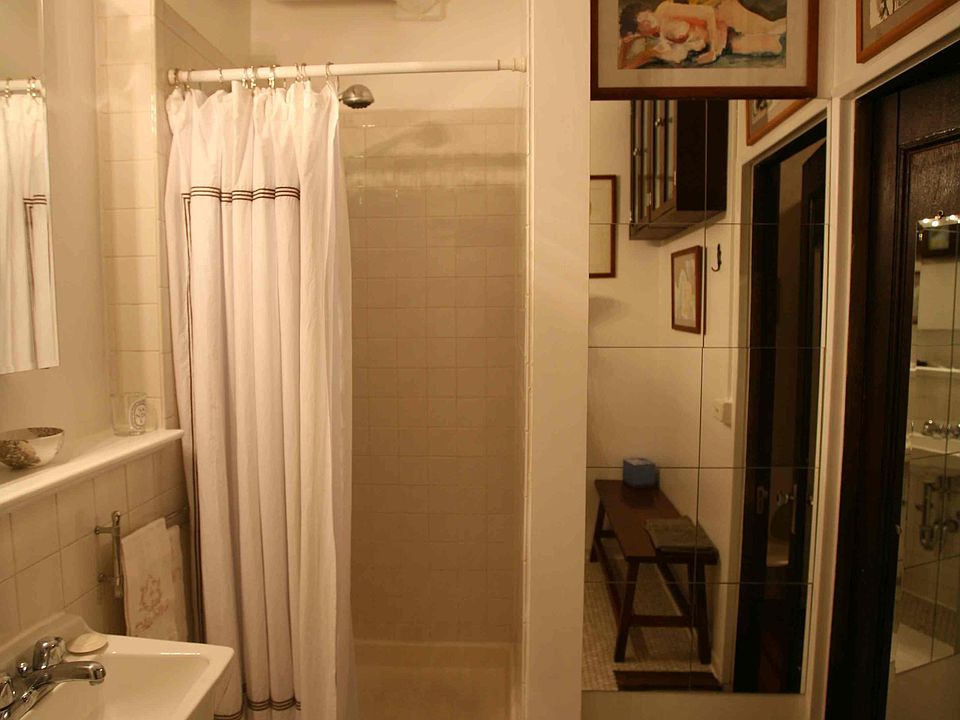 2nd image of 431-433 E 12th St #2B