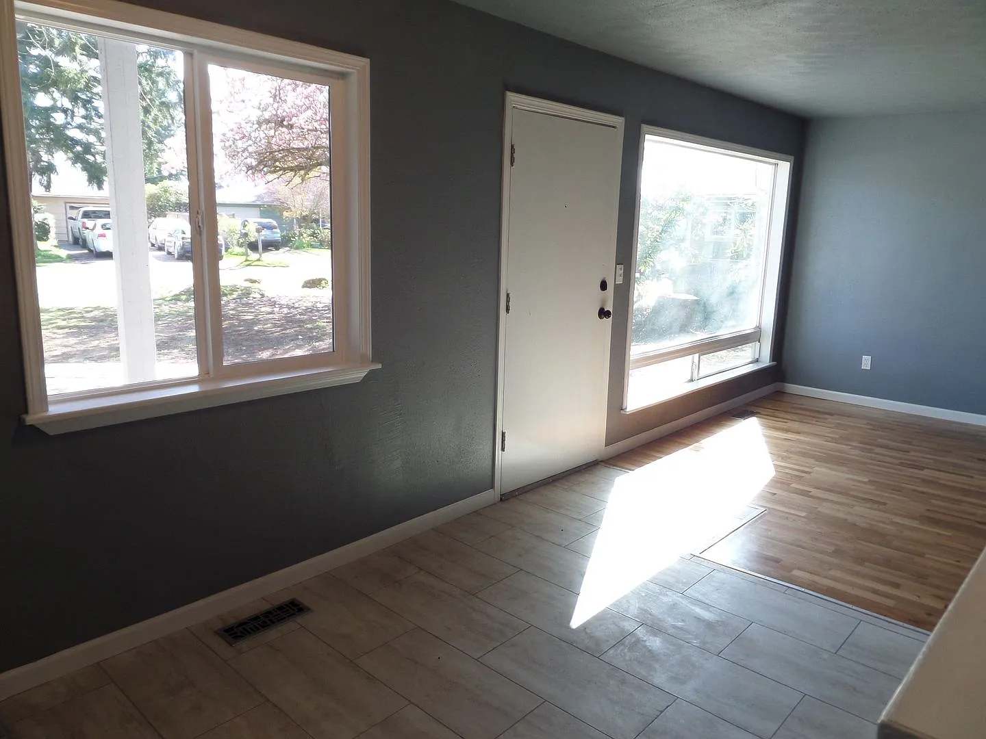 Super Cute & Updated 3 Bedroom House For Rent In Auburn! — Photo 2