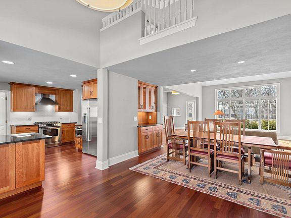 3rd image of 2134 Sunrise Dr