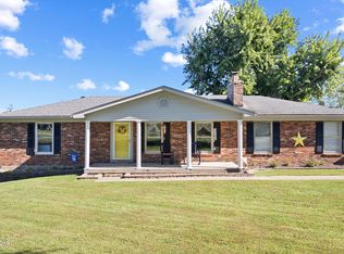 400 Hialeah Dr, Coxs Creek, KY 40013