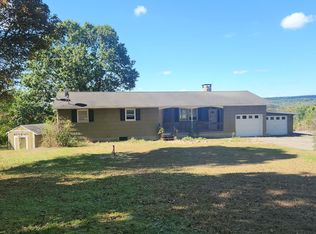 449 Weir Mountain Rd, Gilbert, PA 18331