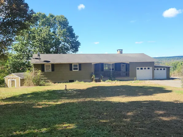449 Weir Mountain Rd, Gilbert, PA 18331