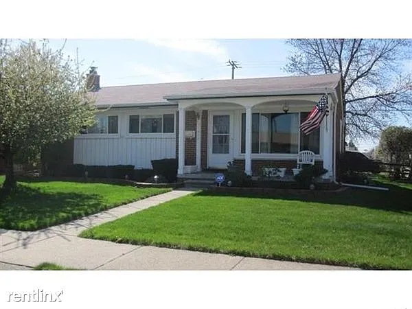 21859 Schroeder Ave photo 1